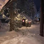 Sappee Peak - Fire, Snow & Adventure Huoneisto *