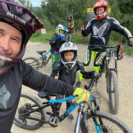 Sappee Peak - Bike, Fire, Snow & Adventure Apartamento Salmentaka